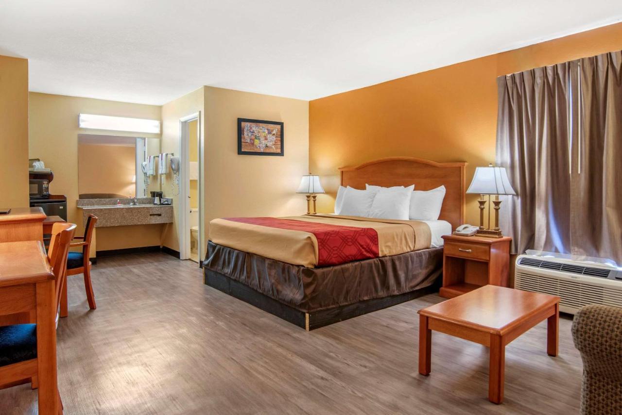 Econo Lodge Inn & Suites Evergreen Eksteriør bilde