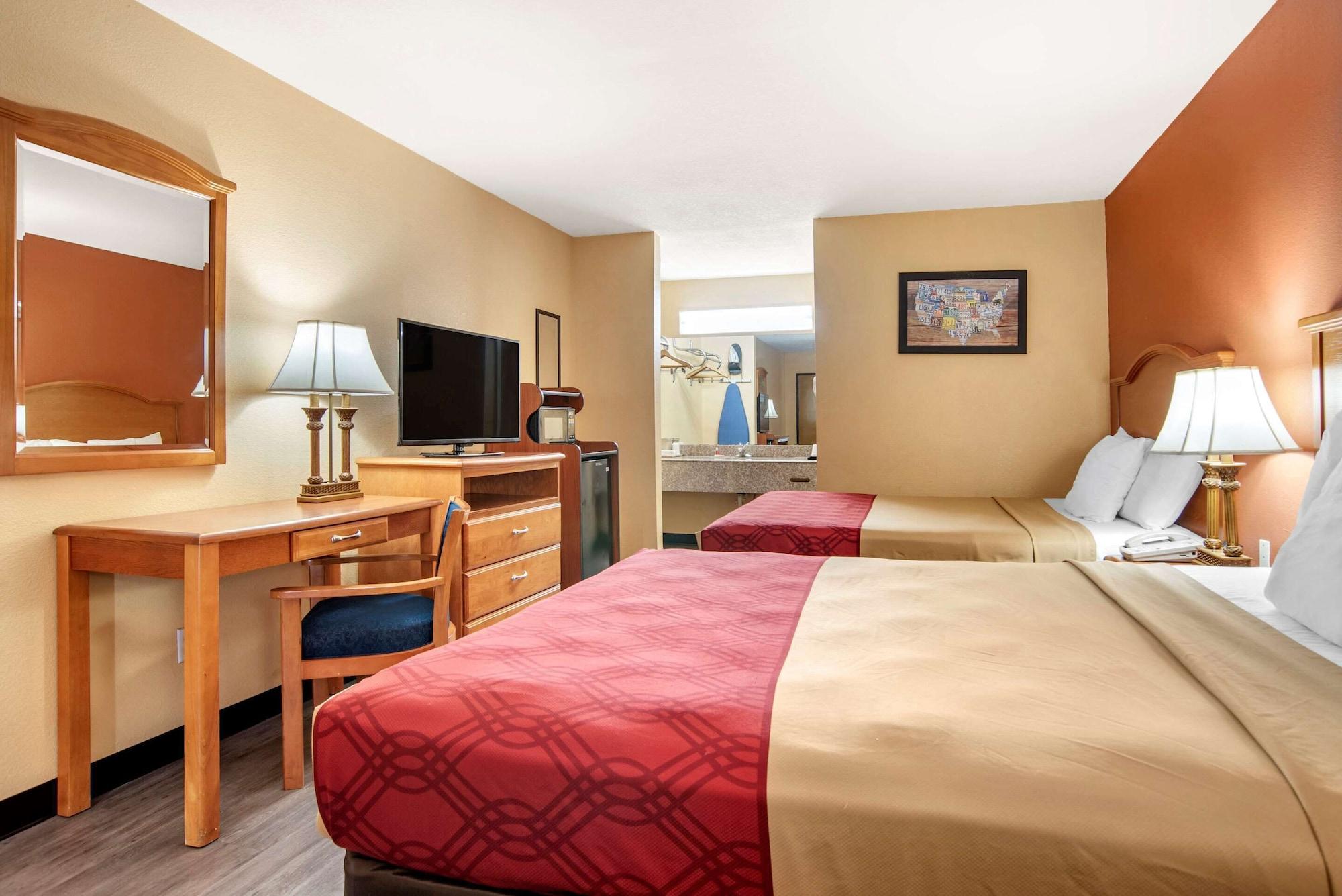 Econo Lodge Inn & Suites Evergreen Eksteriør bilde