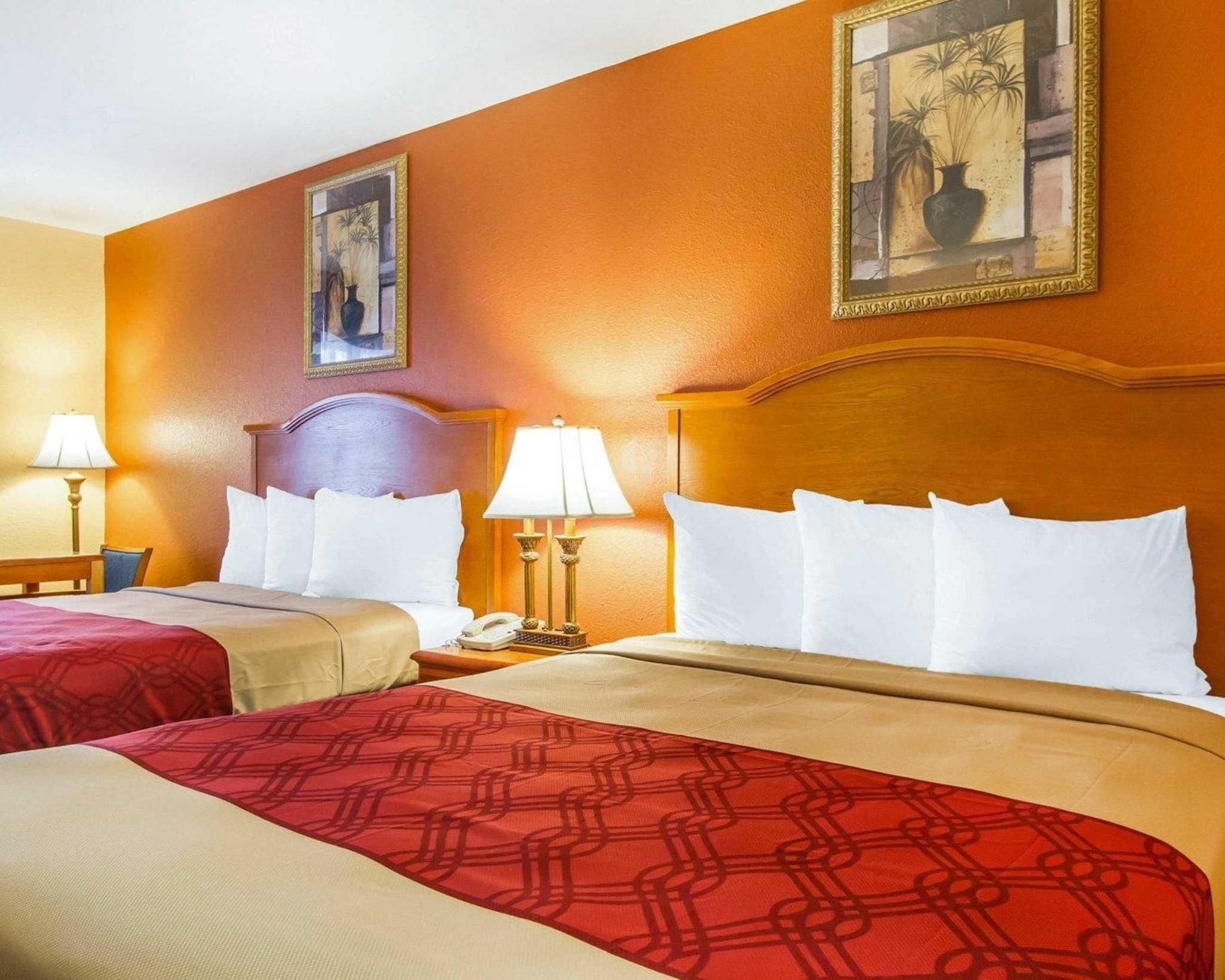 Econo Lodge Inn & Suites Evergreen Eksteriør bilde